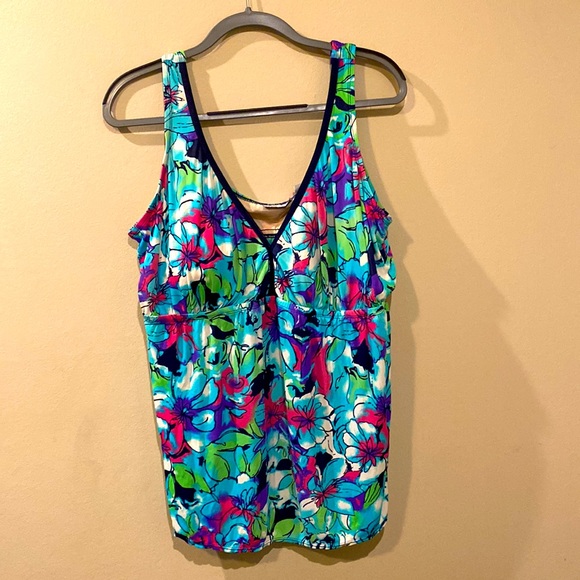 Plus Size Avenue Swim Bright Bold Colorful Floral Print Swim Top Size 26 - Picture 1 of 5